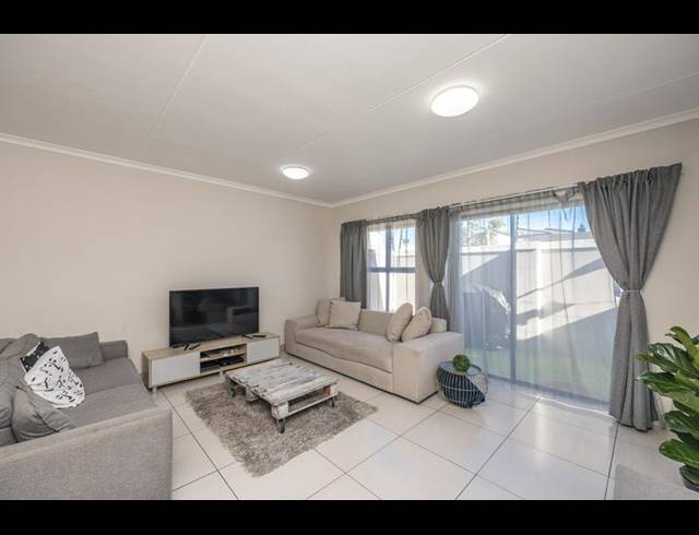3 BEDROOM PROPERTY TO RENT IN PARKLANDS NORTH